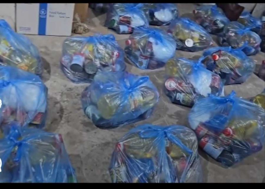 حركة ابناء البلد توزع طرودا غذائية على الاسر الفقيرة والنازحين في مدينة رفح